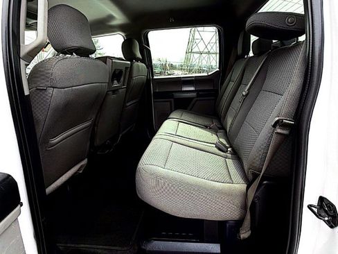 Used 2017 Ford F450 XLT w/ XLT Premium Package image 8