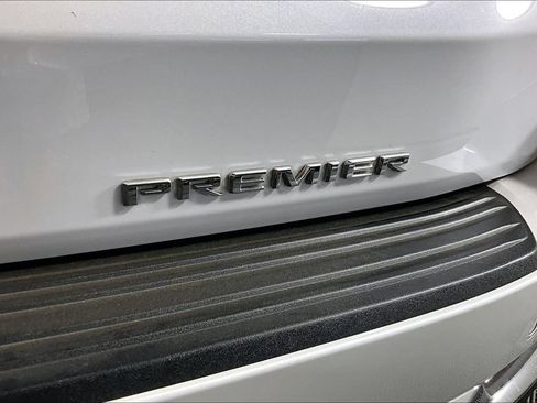 Certified 2025 Chevrolet Suburban Premier AWD/4WD image 19
