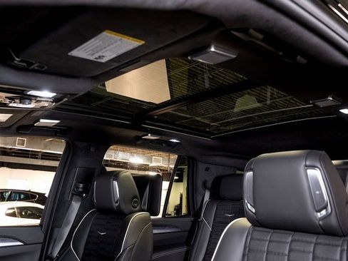 Used 2025 Cadillac Escalade V image 19