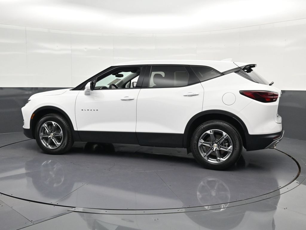Used 2023 Chevrolet Blazer LT FWD image 8