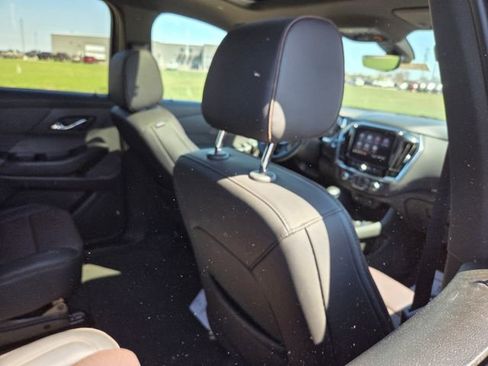 Used 2023 Chevrolet Traverse High Country AWD/4WD image 44