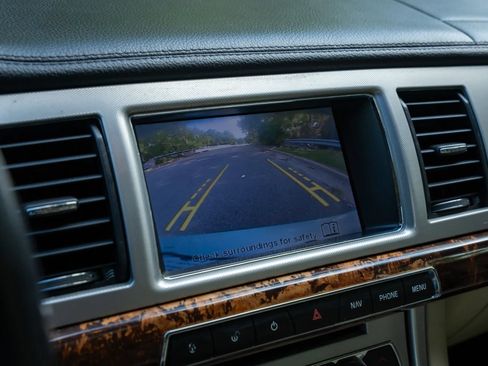 Used 2013 Jaguar XF RWD image 22