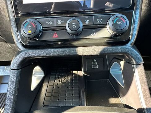 Used 2024 Ford Ranger Lariat w/ FX4 Off-Road Package image 31