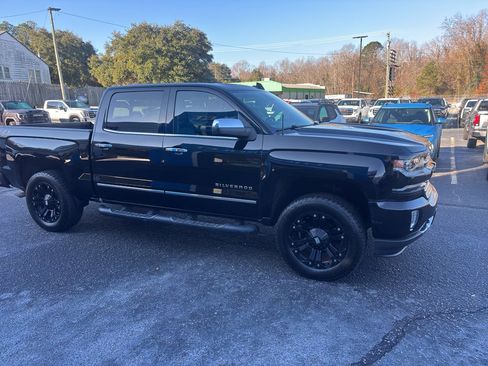 Used 2018 Chevrolet Silverado 1500 LTZ Z71 w/ LTZ Plus Package image 4