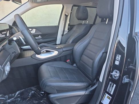 Used 2023 Mercedes-Benz GLS 580 4MATIC image 17