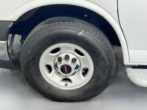 Used 2024 GMC Savana 2500 w/ Driver Convenience Package image 13