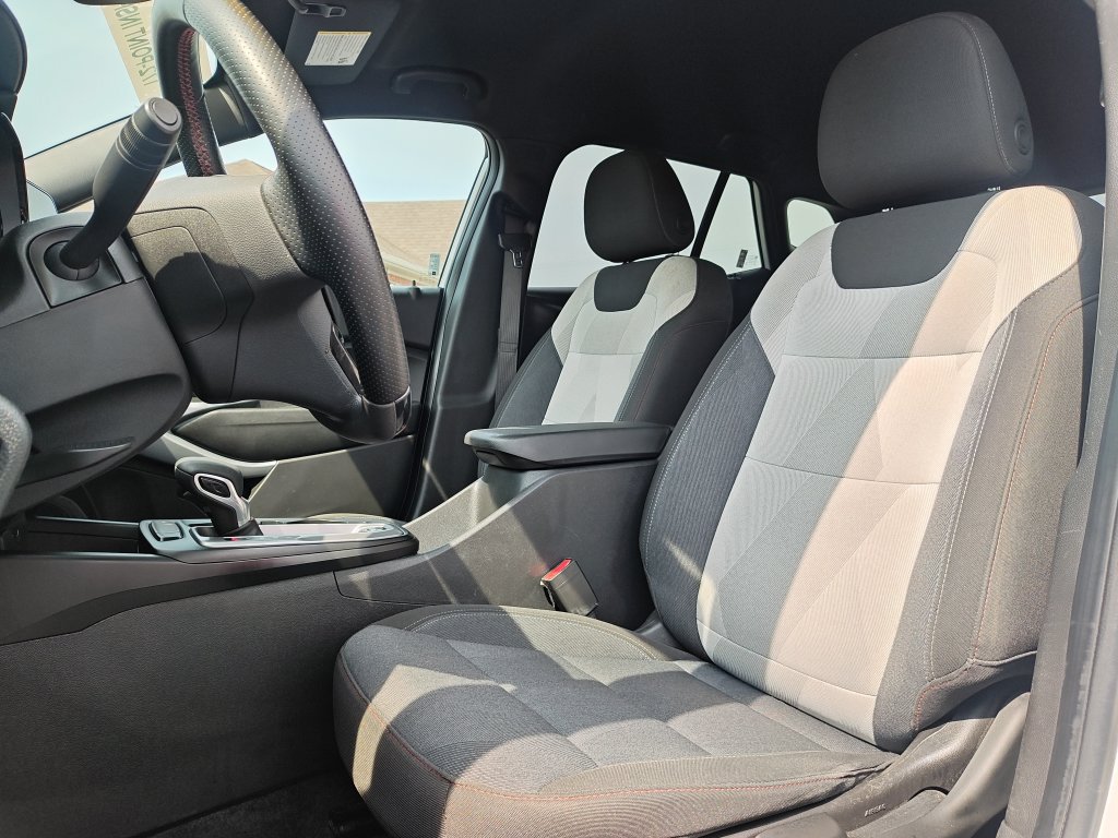 Used 2025 Chevrolet Trax RS w/ Driver Confidence Package FWD image 15