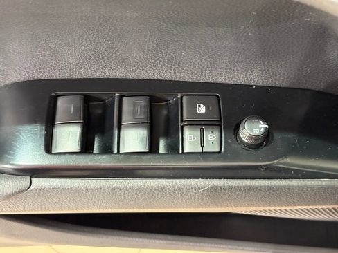 Certified 2025 Toyota Camry SE FWD image 15