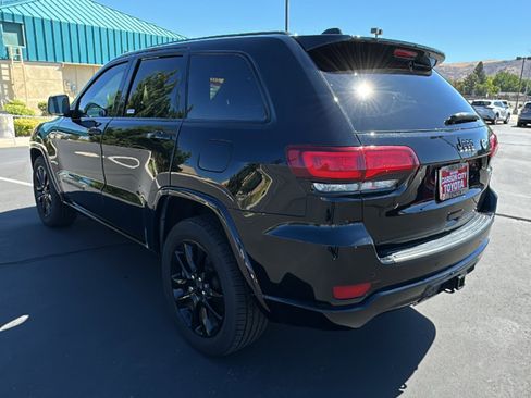 Used 2021 Jeep Grand Cherokee Laredo X image 5