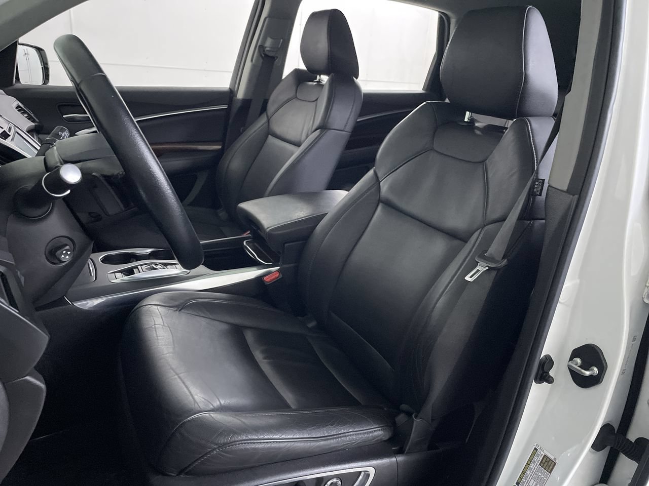 Used 2020 Acura MDX SH-AWD image 13