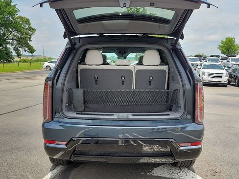 New 2025 Cadillac Escalade IQ Sport 1 w/ LPO, ONYX Package AWD/4WD image 8
