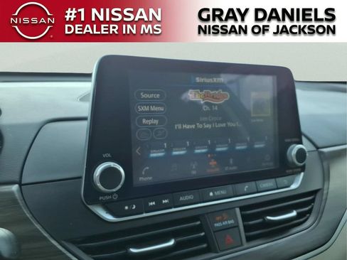 Used 2025 Nissan Altima 2.5 SV FWD image 16