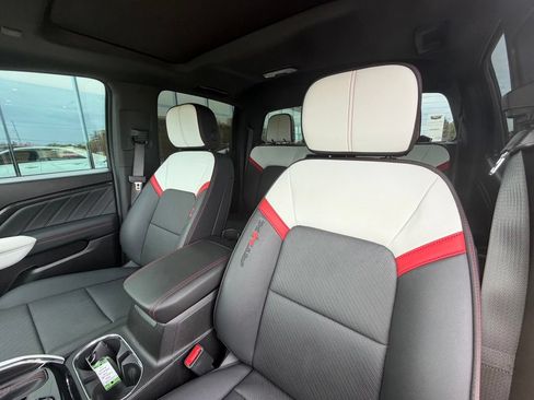 Used 2024 GMC Canyon AT4X AWD/4WD image 18