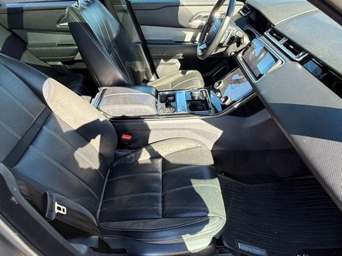 Used 2018 Land Rover Range Rover Velar R-Dynamic SE image 20
