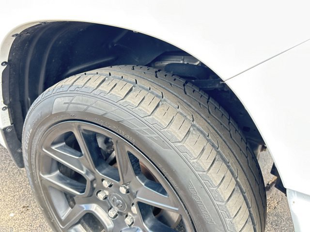 Used 2023 RAM 1500 Laramie AWD/4WD image 14