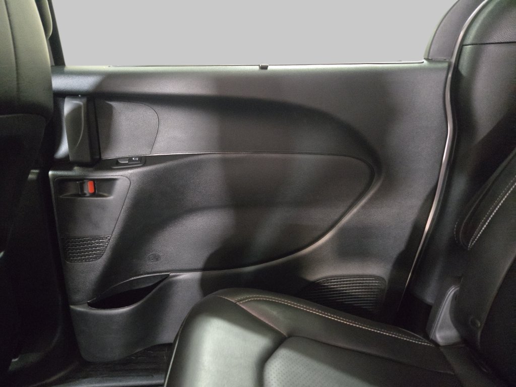 Used 2026 Chrysler Pacifica Select FWD image 14
