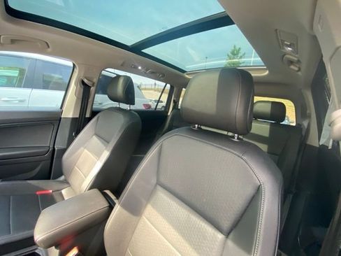 Used 2018 Volkswagen Tiguan SE w/ Panoramic Sunroof Package AWD/4WD image 6