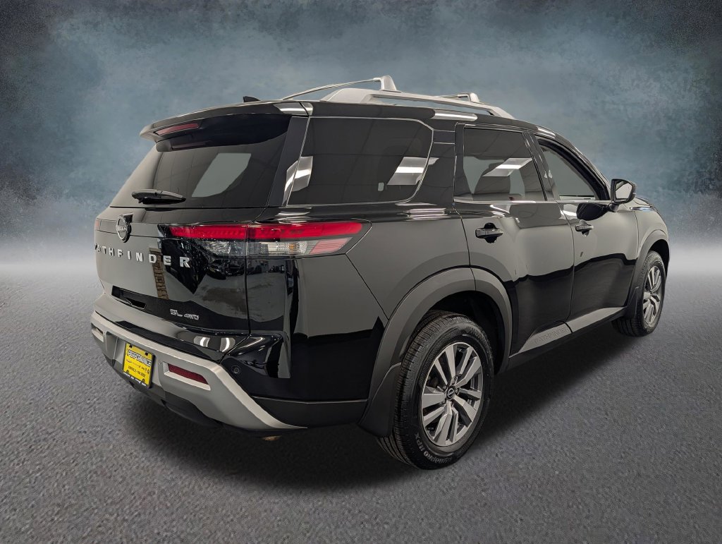 Used 2023 Nissan Pathfinder SL AWD/4WD image 4