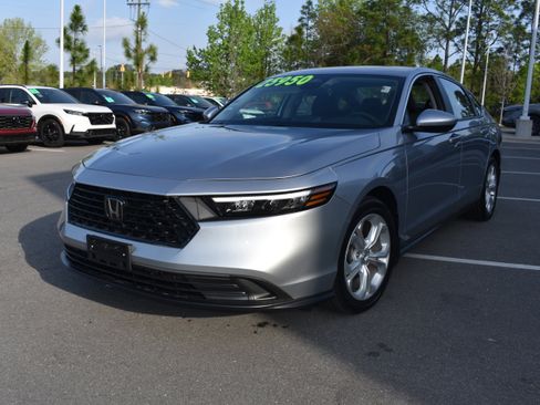 Used 2023 Honda Accord LX image 5