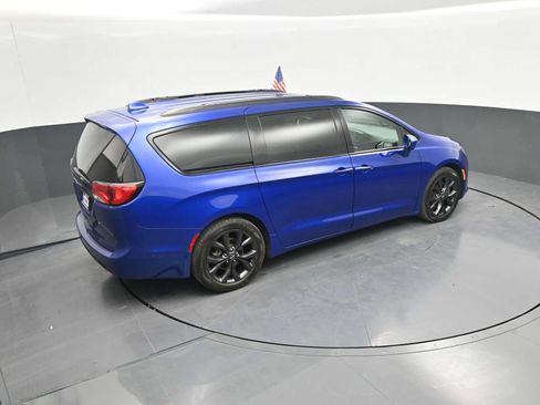Used 2019 Chrysler Pacifica Touring-L Plus w/ Advanced Safetytec Group FWD image 36