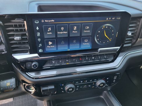 Used 2025 Chevrolet Silverado 2500 ZR2 w/ Technology Package AWD/4WD image 19