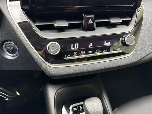 Used 2024 Toyota Corolla LE w/ LE Convenience Package FWD image 65