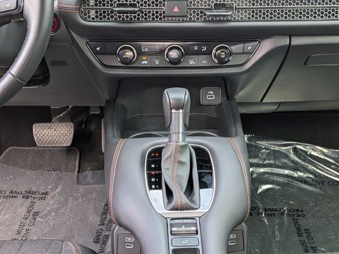 Used 2025 Honda HR-V Sport image 19