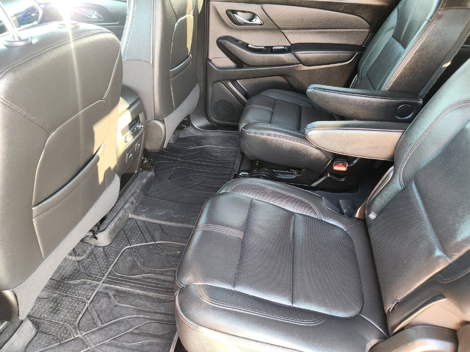 Used 2023 Chevrolet Traverse RS FWD image 33