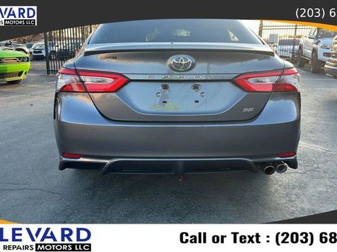 Used 2019 Toyota Camry SE image 3