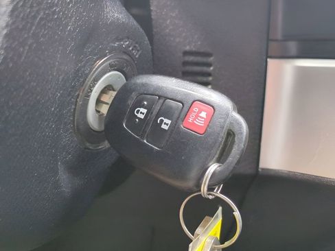 Used 2020 Toyota Tacoma SR5 image 27