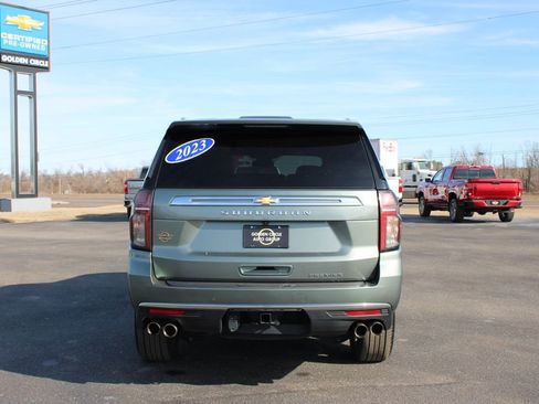 Used 2023 Chevrolet Suburban Premier image 8