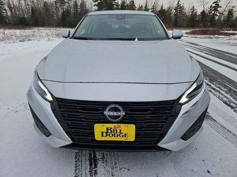 New 2025 Nissan Altima 2.5 SL FWD image 10