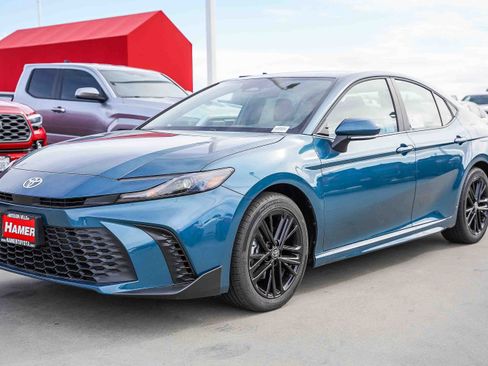 New 2026 Toyota Camry SE image 3