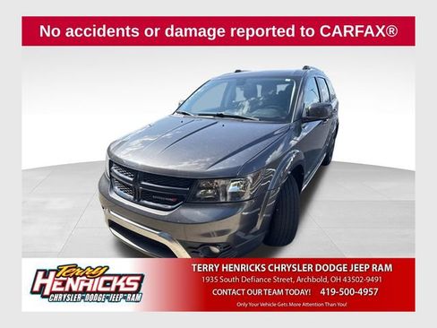 Used 2019 Dodge Journey Crossroad FWD image 1