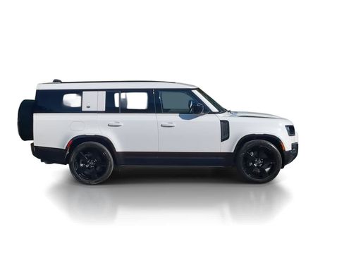 Used 2024 Land Rover Defender 130 X-Dynamic SE AWD/4WD image 9