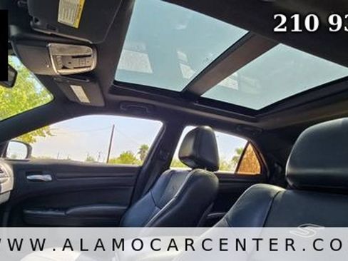 Used 2013 Chrysler 300 S RWD image 36
