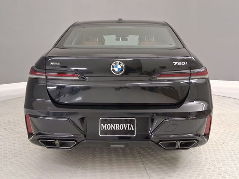 Used 2025 BMW 760i xDrive AWD/4WD image 8