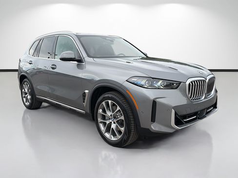 New 2026 BMW X5 xDrive40i w/ Premium Package AWD/4WD image 1