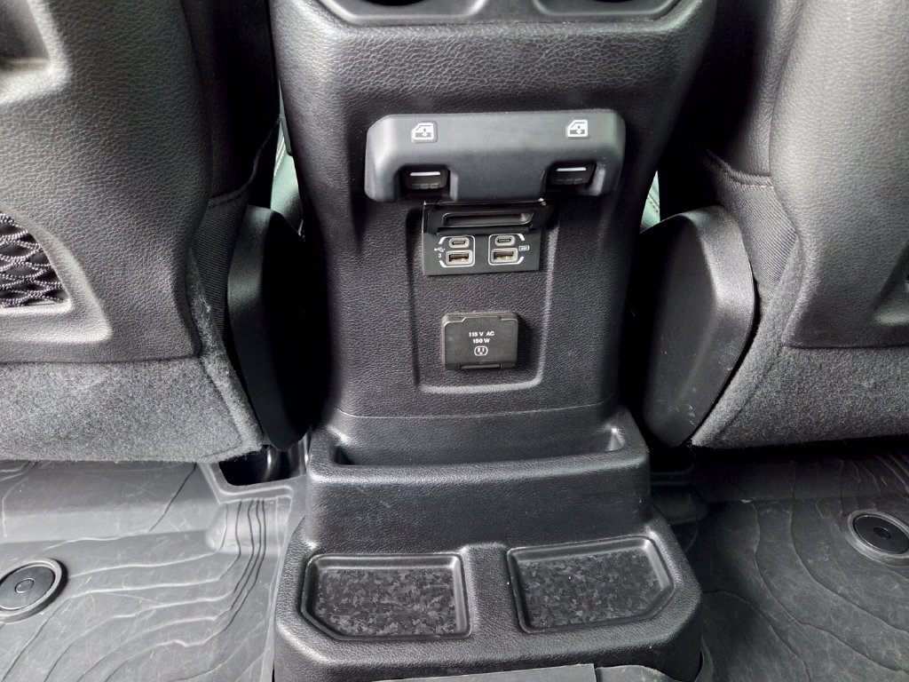 Used 2018 Jeep Wrangler Unlimited Rubicon AWD/4WD image 16