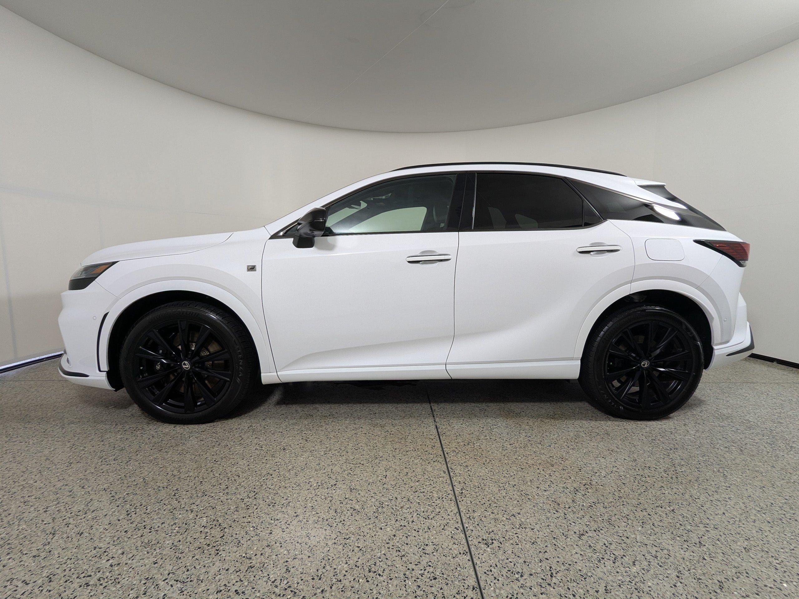 Used 2026 Lexus RX 500h F Sport w/ Convenience Package AWD/4WD image 4