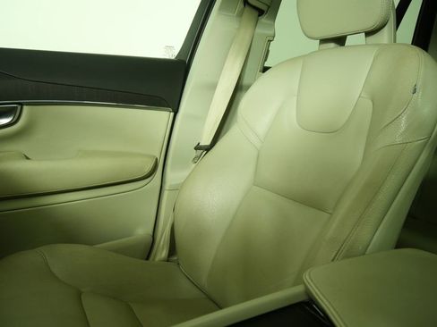 Used 2020 Volvo XC90 T5 Momentum w/ Protection Package FWD image 21