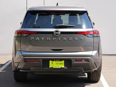Used 2025 Nissan Pathfinder S FWD image 46