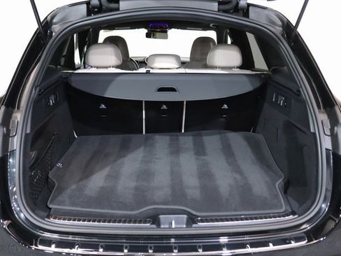 Used 2025 Mercedes-Benz GLC 350e 4MATIC w/ Advanced USB Package image 32