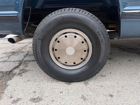 Used 1993 Chevrolet Silverado 3500 2WD Crew Cab image 28