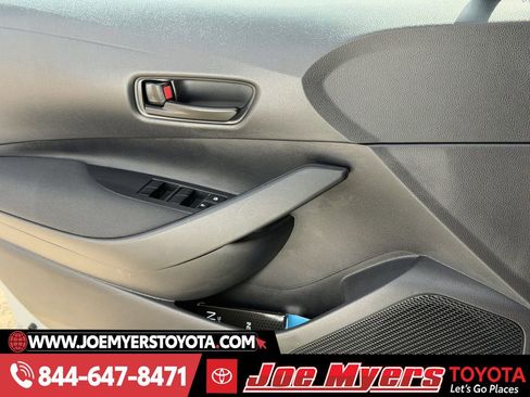 Used 2025 Toyota Corolla LE image 25