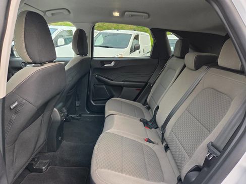 Used 2021 Ford Escape SE image 19