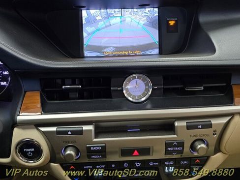 Used 2014 Lexus ES 300h w/ Premium Package w/Bamboo Trim image 25