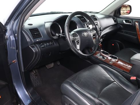 Used 2013 Toyota Highlander Limited image 9