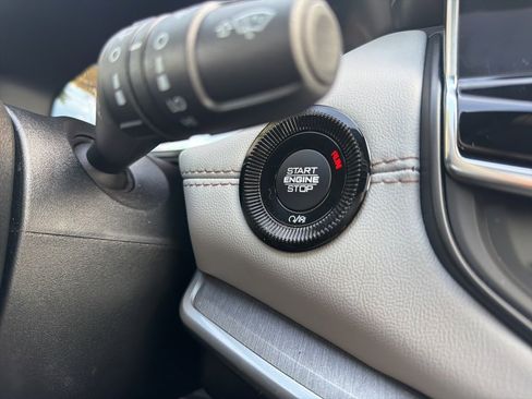 Certified 2024 Jeep Compass Limited w/ Sun and Sound Group image 11