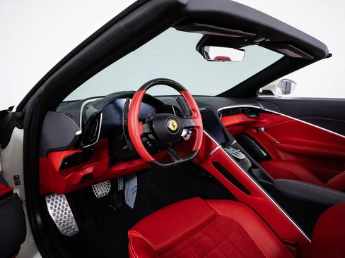 Certified 2025 Ferrari Roma Spider RWD image 19